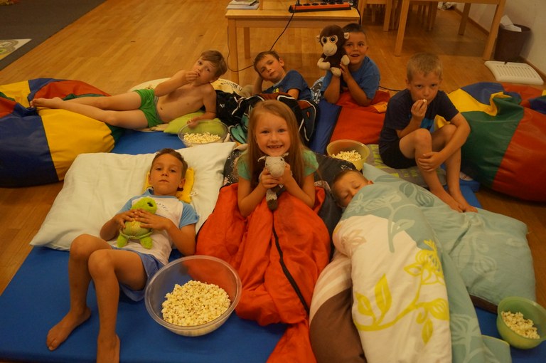 Zum Abschluss einer tollen Kindergartenzeit übernachteten wir mit unseren Großgrüpplern im Kindergarten