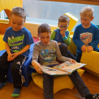 Volksschüler zu Besuch im Kindergarten