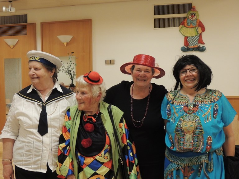 von li. nach re. Berta, Maria, Irmgard und Rosi