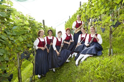 Musikantinnen_Weinberg_Basilika.jpg