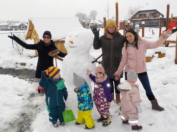 Mit allen Sinnen erforschen wir den ersten Schnee