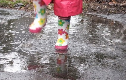 Reagabogafischle forschen bei jedem Wetter draußen