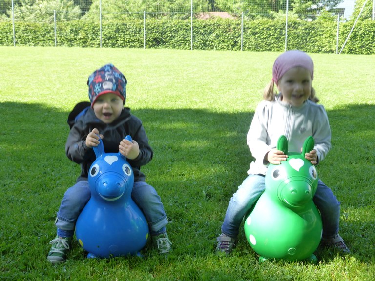 Louis und Tabea als tolle Reiter