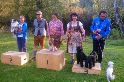 Hundesportverein RANKWEIL Sektion Agility  Ländlecup in Dirndl und Lederhosen auf der "Wiesn"