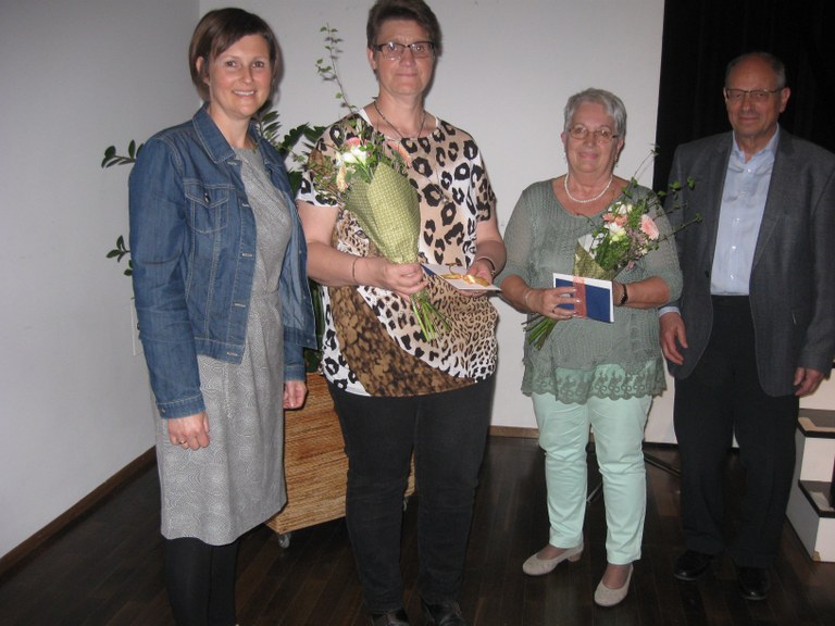 MOHI-Einsatzleiterin-Stv. Petra Summer, die geehrten Helferinnen Anette Zöhrer und  Hildegard Graf, Obmann Herwig Thurnher