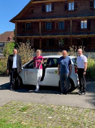 KPV Vize-Obmann Paul Koch, Pflegeleiterin DGKS Barbara Klocker, Obmann des KPV Herwig Thurnher, RAIBA Dir. Karl Loacker