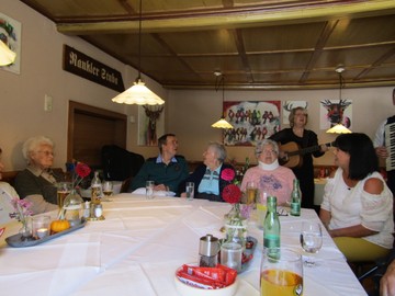 Zünftiger Nachmittag im Rankweiler Hof