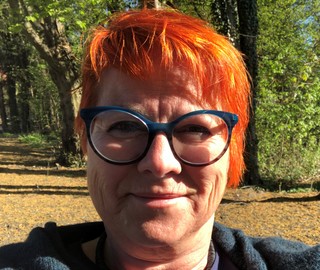 Zwischen den Zeilen | Monika Reichart