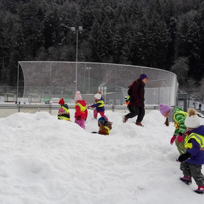 Spaß am Schneehügel