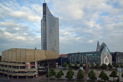 1 Gewandhaus - Universität.jpg