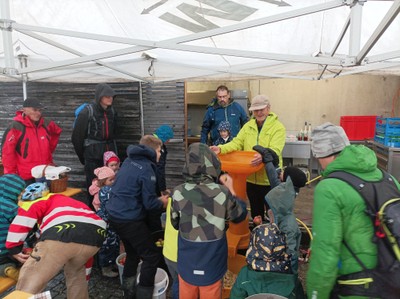 Mit Vätern unterwegs – eine Aktion der Marktgemeinde Rankweil mit dem Obst- und Gartenbauverein Rankweil Mit Vätern unterwegs – eine Aktion der Marktgemeinde Rankweil mit dem Obst- und Gartenbauverein Rankweil