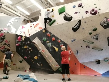 Kletterspaß in der Boulderhalle