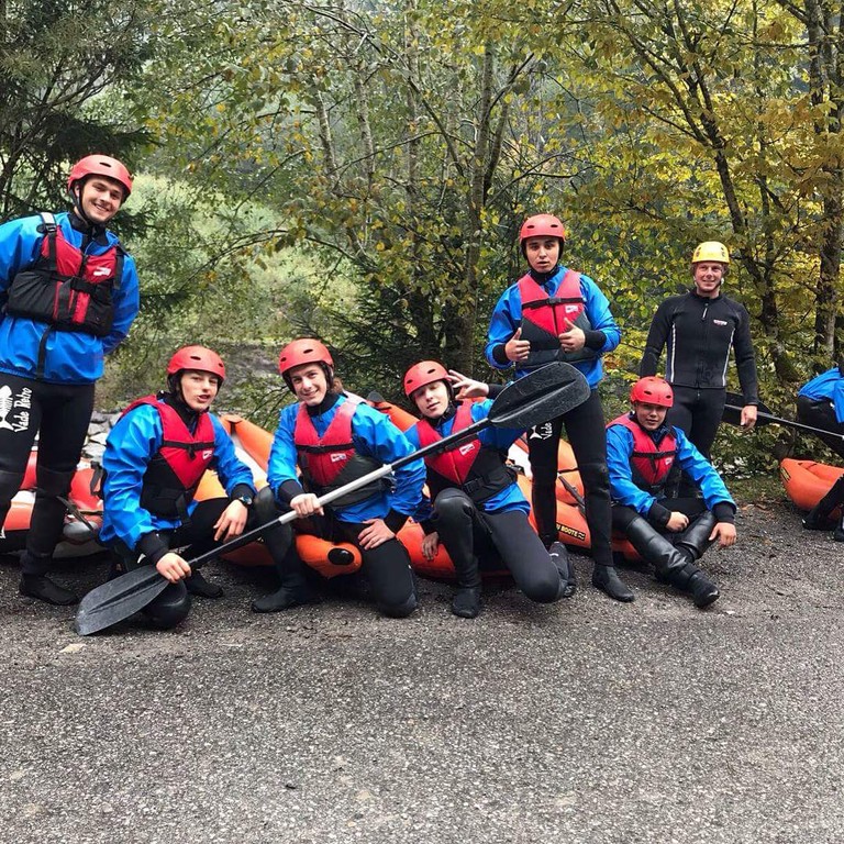 Die Jungs vor dem Losfahren mit den Kajaks