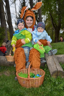 Osterhase mit Jeremy Jaimie.jpg