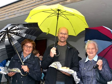 Verregnetes Pfarrfest ... aber Sonne im Herzen
