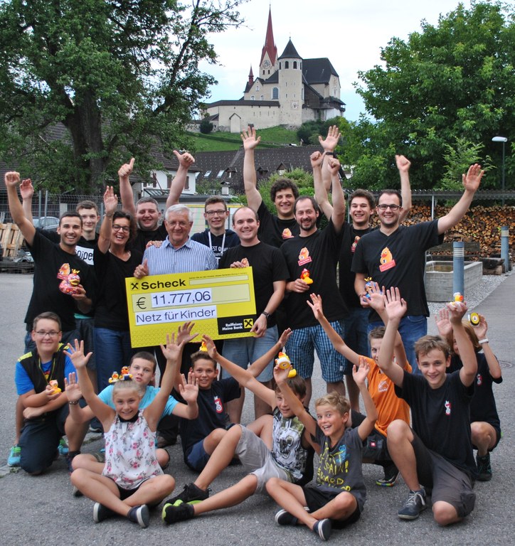 Im Rahmen einer Dankesfeier konnten über € 11.000,- an das Netz für Kinder übergeben werden.