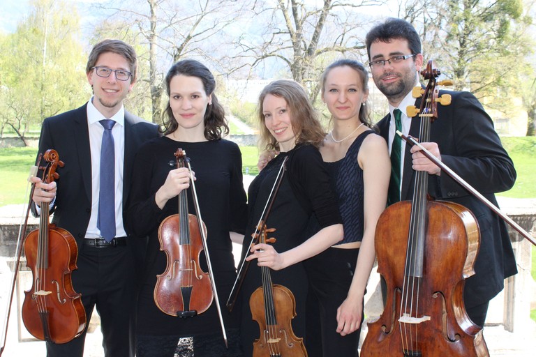 Ensemble Adornamento