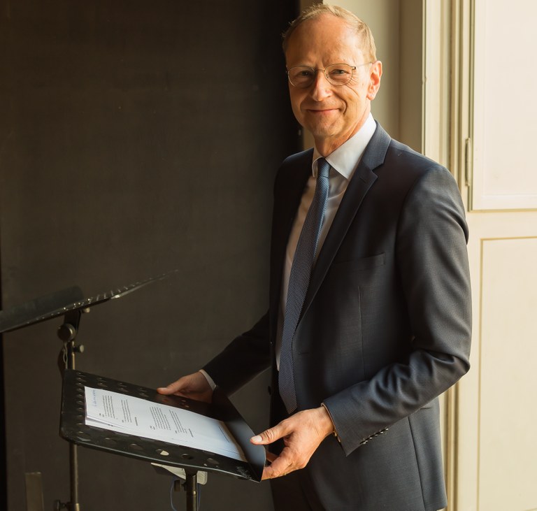 Dr. Anselm Hartmann