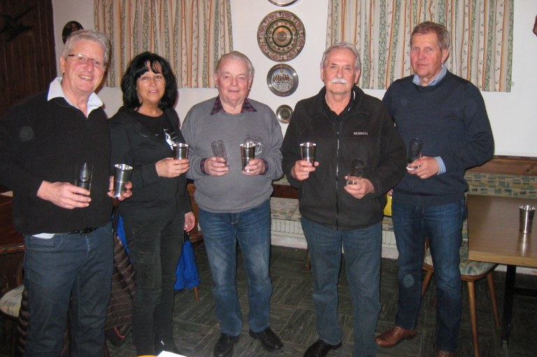 v.l  Reinhard Gut, Waltraud Vögel, Josef Kessler, Georg Macek u. Hans Moschner    Foto: Schützengilde