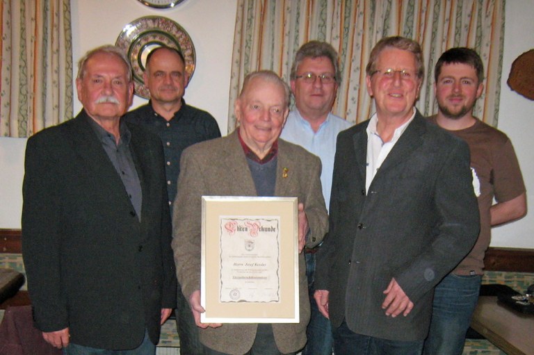 vl.  Georg Macek, Manfred Weinzierl, Ehren OschM.  Josef Kessler, Günther Hillinger, OschM.Reinhard Gut u. Michael Vedder.