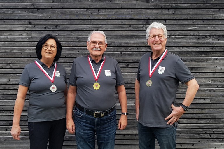 vl.  Waltraud Vögel, Georg Macek  und  Reinhard Gut.                     Foto  SG Rankweil