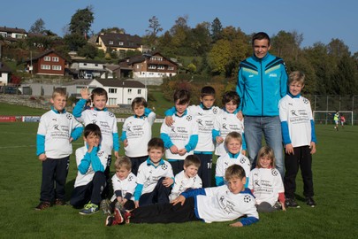 Bresner U7 als Einlaufkids beim FC Staad