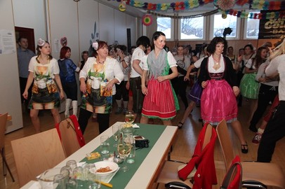 Kaffeekränzchen und Maskenball "Typisch Hamburg"