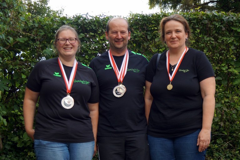 v.l.n.r.: Melanie Lutz, Arnold Schrotter, Nadja Schrotter