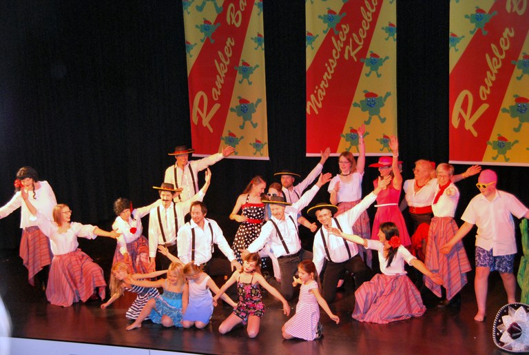 Trachtengruppe Rankweil mit Kinder- und Jugendtanzgruppe beim Senioren- und Ranklerball 2016