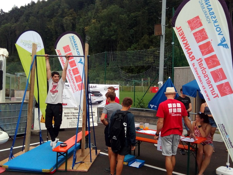 Hanging-Challenge bei der diesjährigen Kilbi