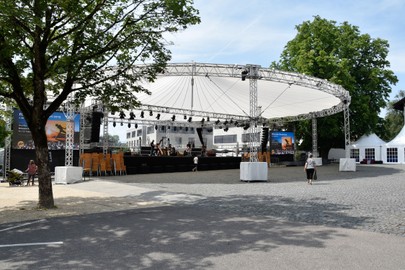 Public Viewing: Übertragung der Eröffnung