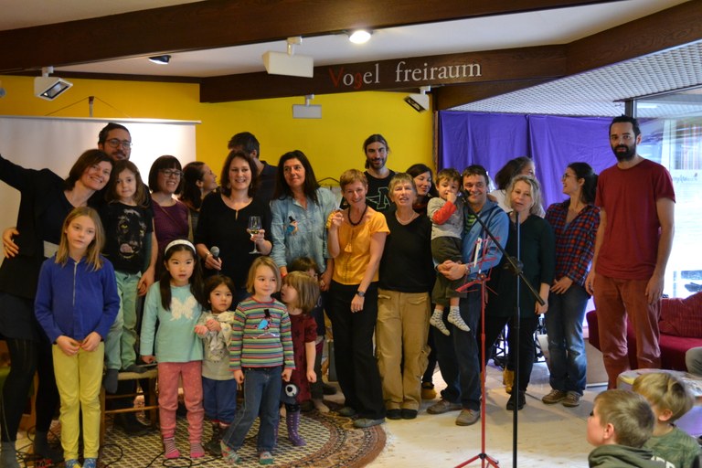 vogelfreiRAUM Eröffnung - Team auf die Bühne ©vogelfreiRAUM