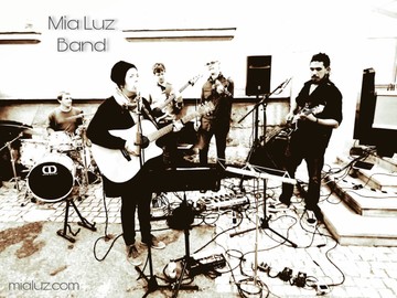 LIVEKONZERT - MIA LUZ BAND