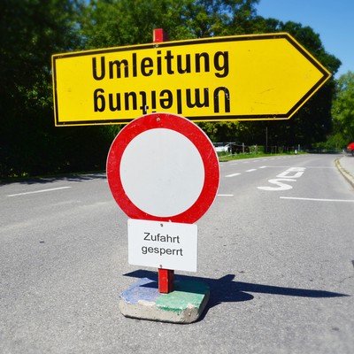 Straßensperren & Verordnungen