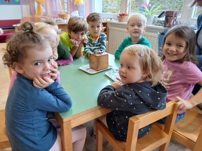 Hier wird der Kaffee fürs Elterncafe selbst gemahlen.jpg
