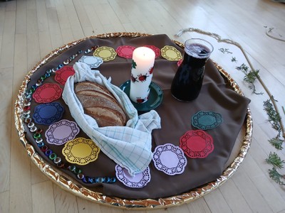 Osterkerze und Brot.jpg