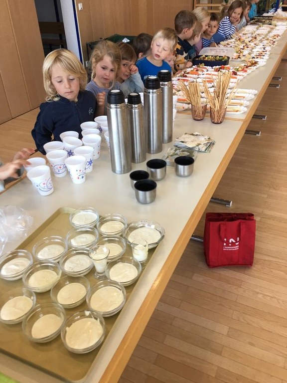 Erntedankbuffet im Turnsaal