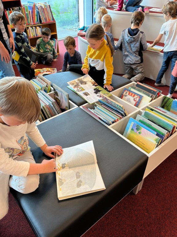 Büchereibesuch©Kindergarten Viktorsberg