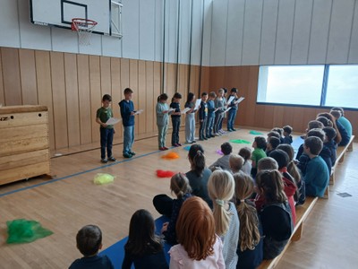 Vorlesestunde in der Schule