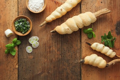 Stockbrot mit Zauberkraft