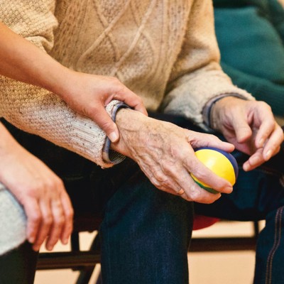 Pflegeassistent:in für die Tagesbetreuung gesucht!