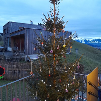 Advent, Advent, ein Lichtlein brennt ...