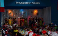Schuhplattler-Kränzle mit Ball Schuhplattler-Kränzle mit Ball