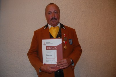 Ehrung Karlheinz  (1).jpg