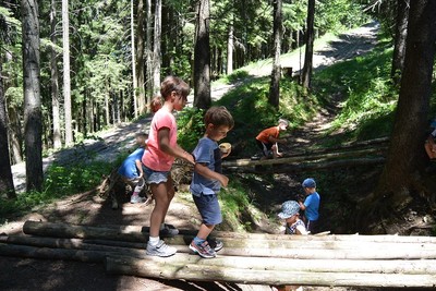 kinder spielen_4.jpg