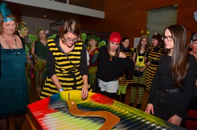 4. Frauenspiel.JPG