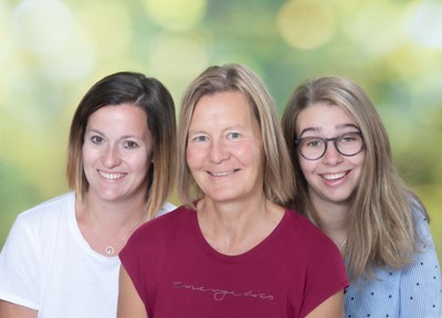 Gruppenbild grün.jpg