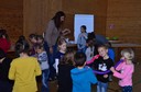 Kinder spielen mit H. Fluri  1.JPG