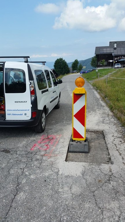 Öffnungen für Bodenproben (1) (Copy).jpg