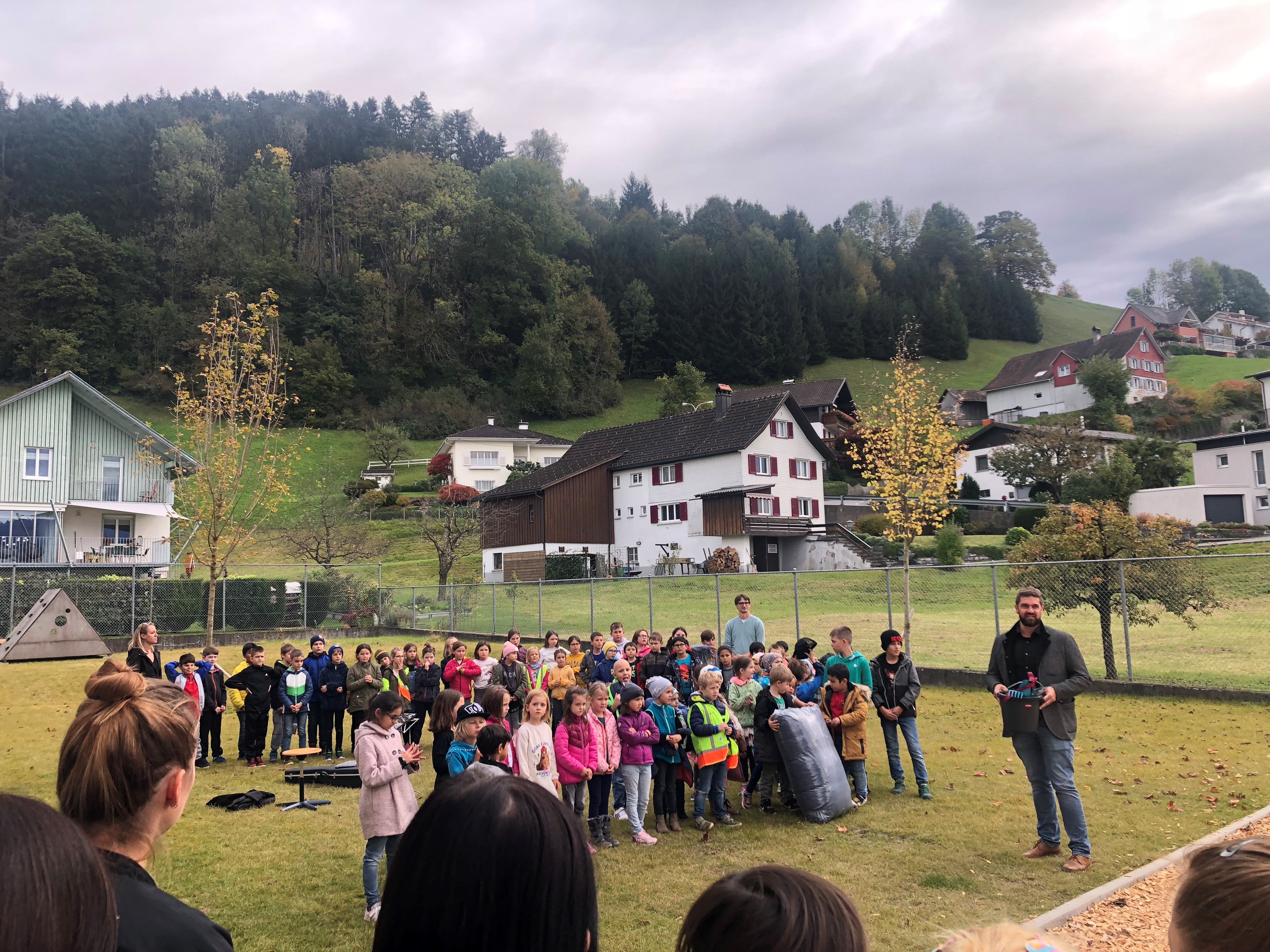 offizelle Übergabe grünes Klassenzimmer 211019_4.jpg